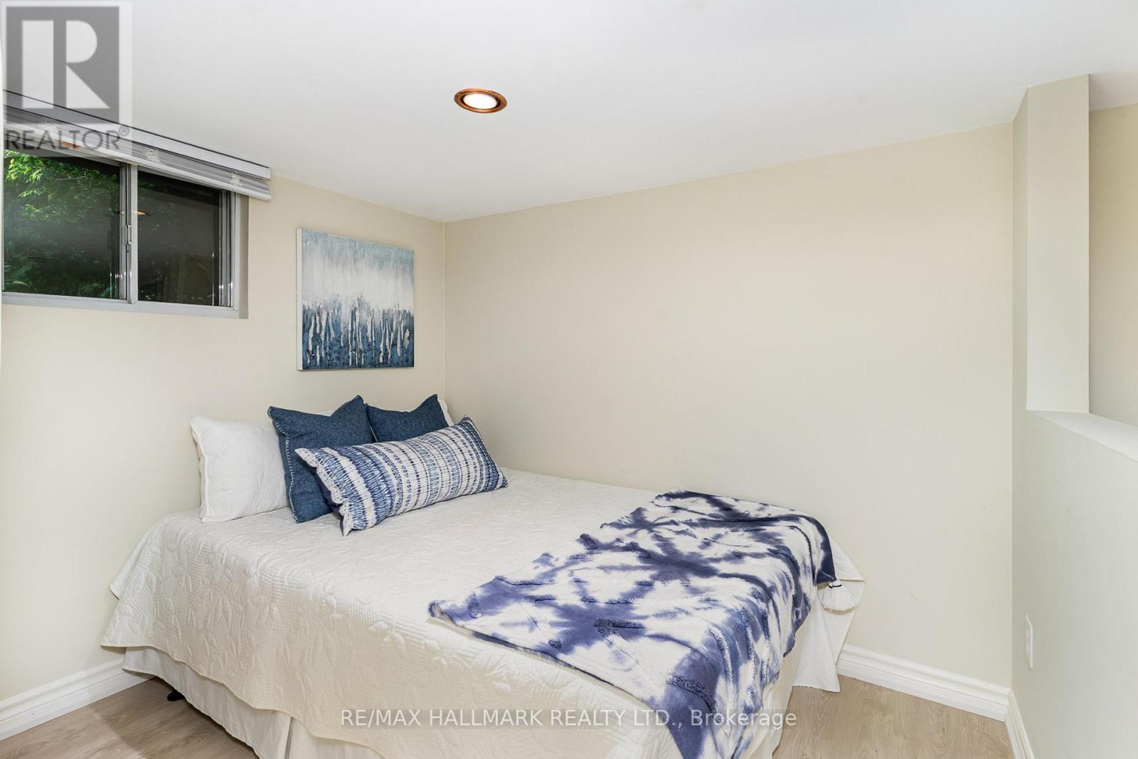 7 Tizzard Avenue, Toronto (Stonegate-Queensway), Ontario  M8Y 3Z4 - Photo 35 - W12693802