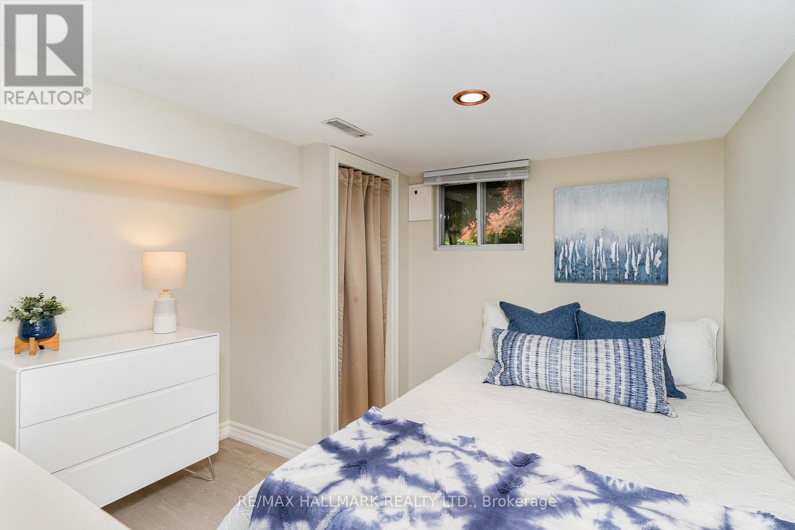 7 Tizzard Avenue, Toronto (Stonegate-Queensway), Ontario  M8Y 3Z4 - Photo 36 - W12693802