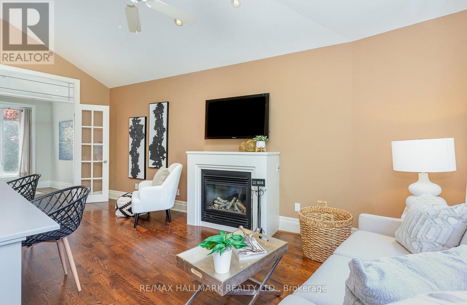 7 Tizzard Avenue, Toronto (Stonegate-Queensway), Ontario  M8Y 3Z4 - Photo 5 - W12693802