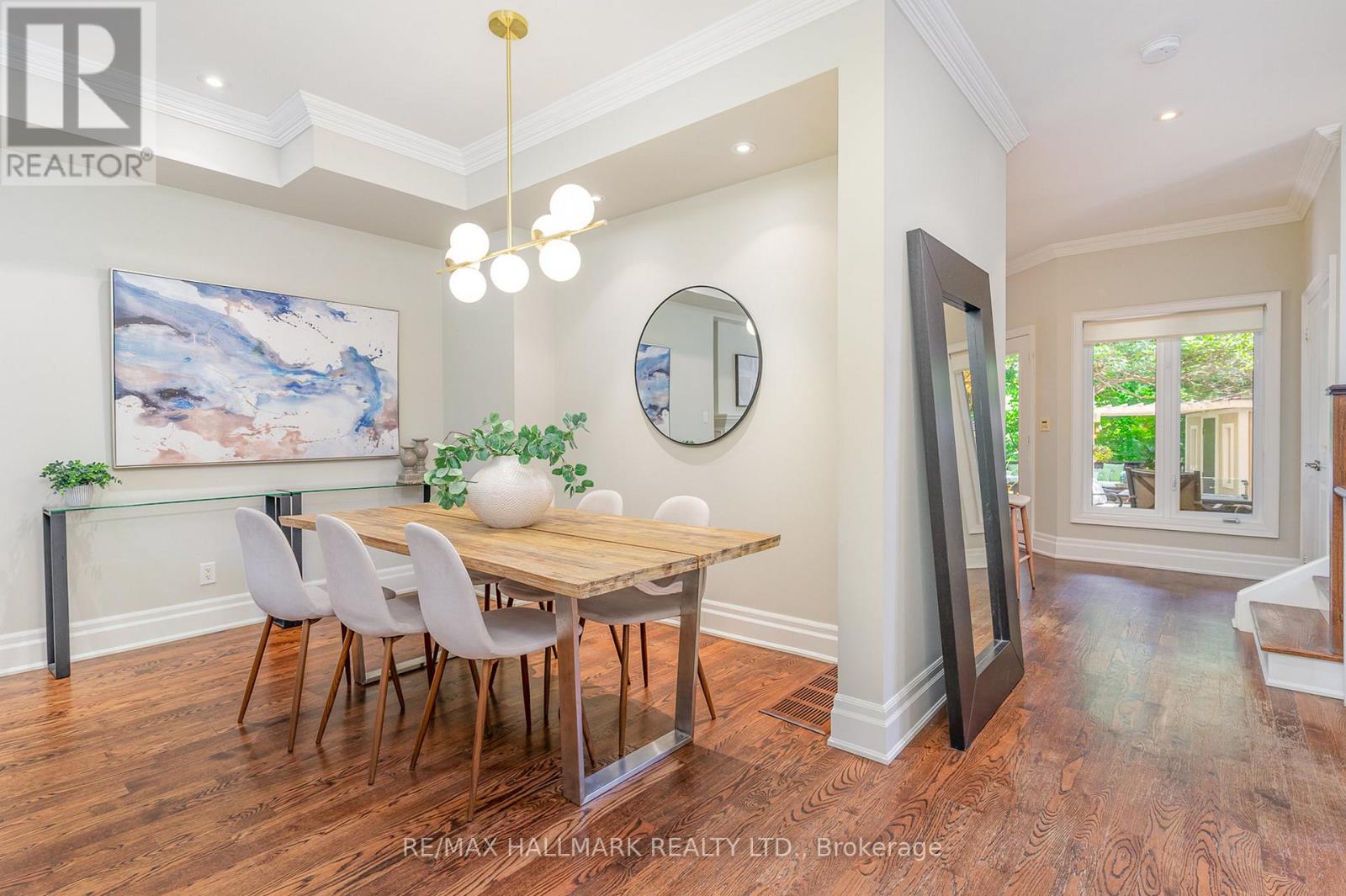 7 Tizzard Avenue, Toronto (Stonegate-Queensway), Ontario  M8Y 3Z4 - Photo 8 - W12693802