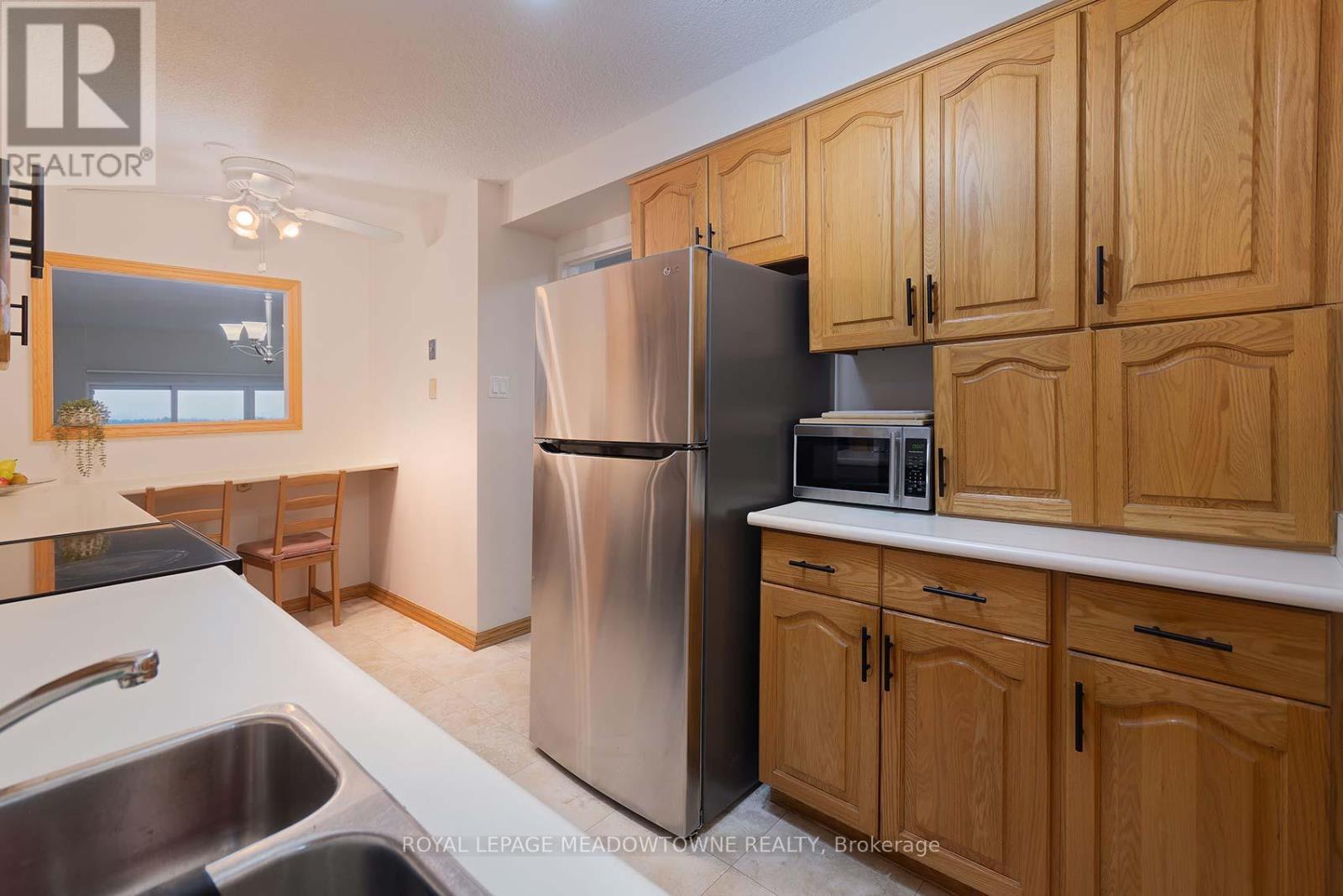 1111 - 965 Inverhouse Drive, Mississauga (Clarkson), Ontario  L5J 4B4 - Photo 13 - W12693806