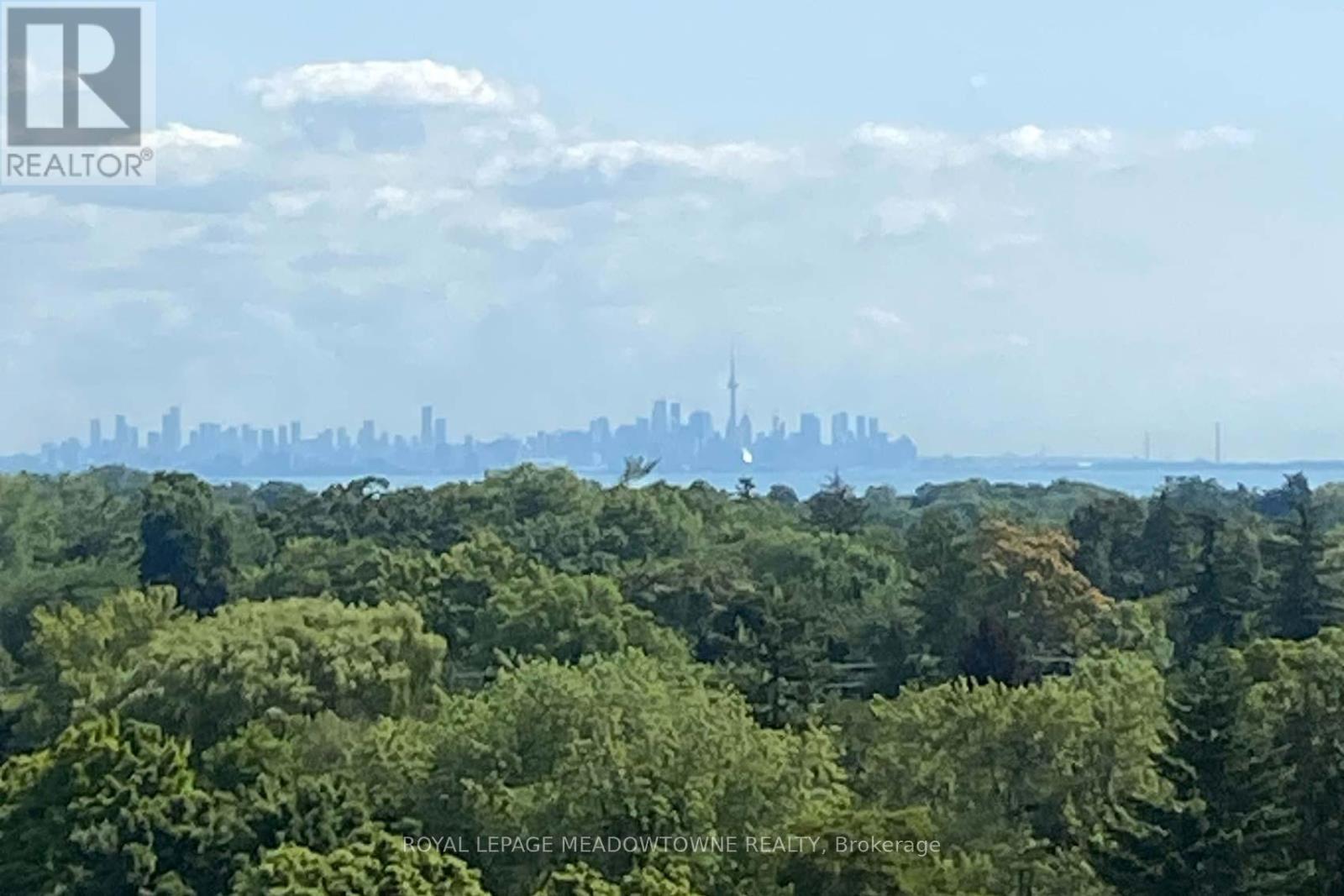 1111 - 965 Inverhouse Drive, Mississauga (Clarkson), Ontario  L5J 4B4 - Photo 2 - W12693806