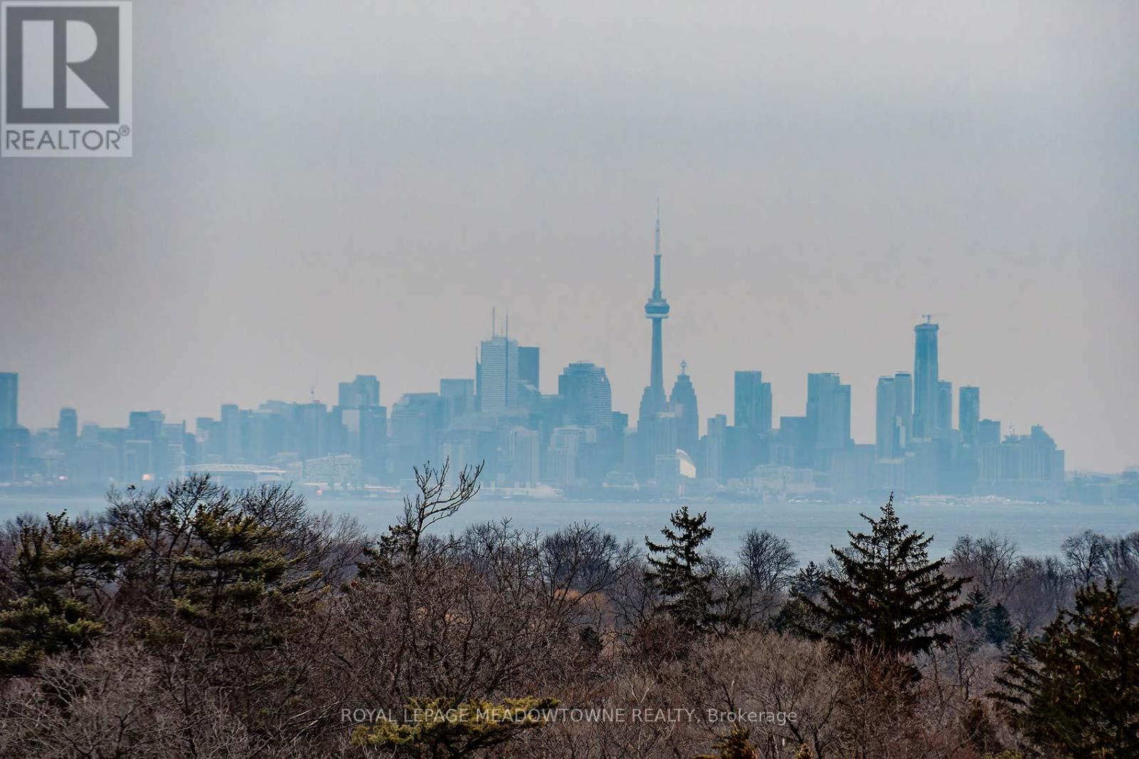 1111 - 965 Inverhouse Drive, Mississauga (Clarkson), Ontario  L5J 4B4 - Photo 3 - W12693806