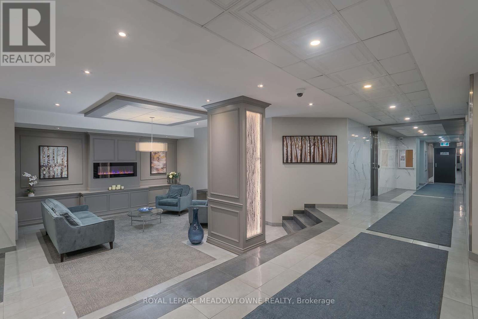 1111 - 965 Inverhouse Drive, Mississauga (Clarkson), Ontario  L5J 4B4 - Photo 4 - W12693806