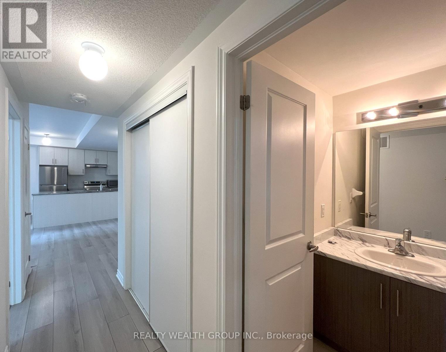 501 - 40 Halliford Place, Brampton, Ontario  L6P 4R1 - Photo 11 - W12693824