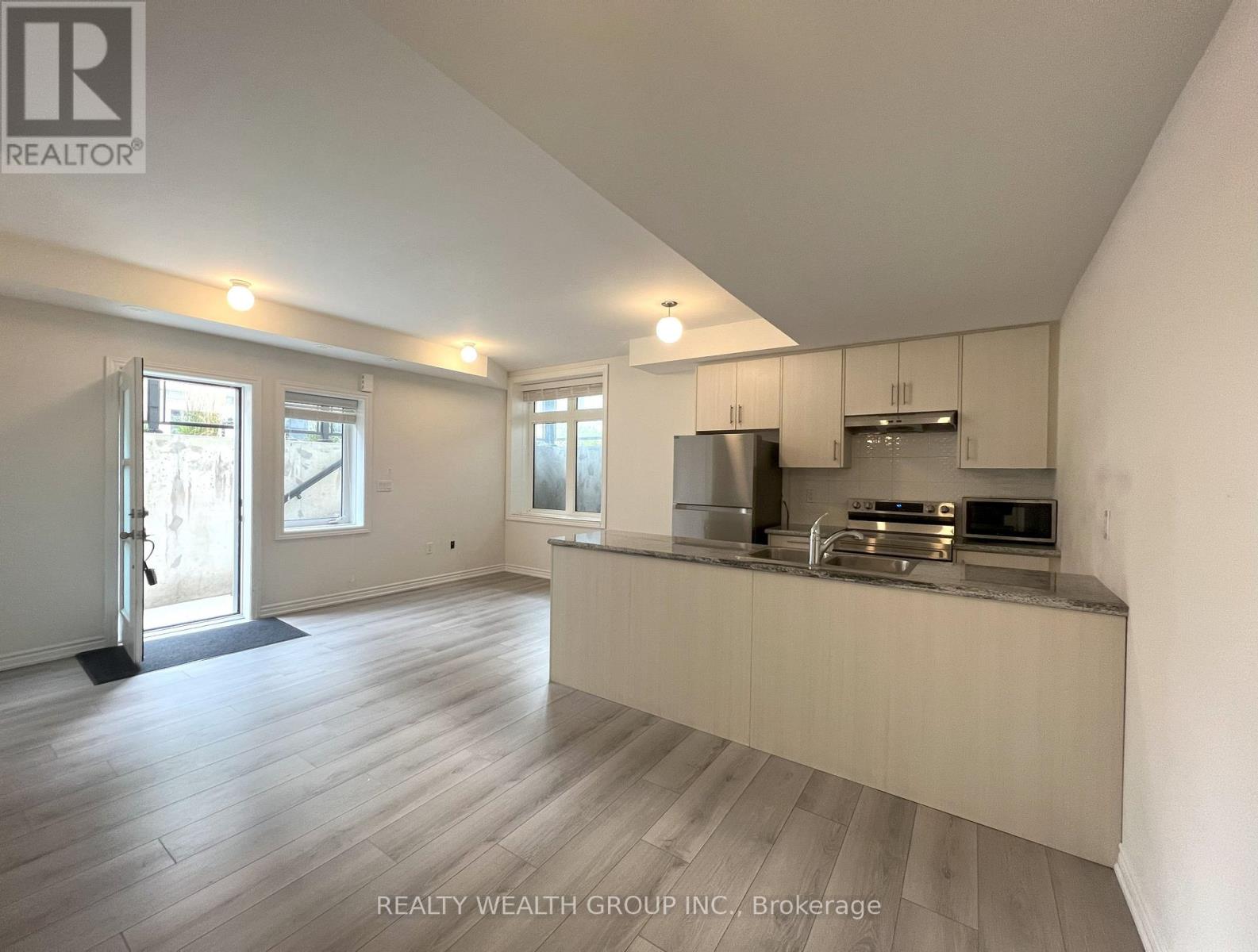 501 - 40 Halliford Place, Brampton, Ontario  L6P 4R1 - Photo 5 - W12693824