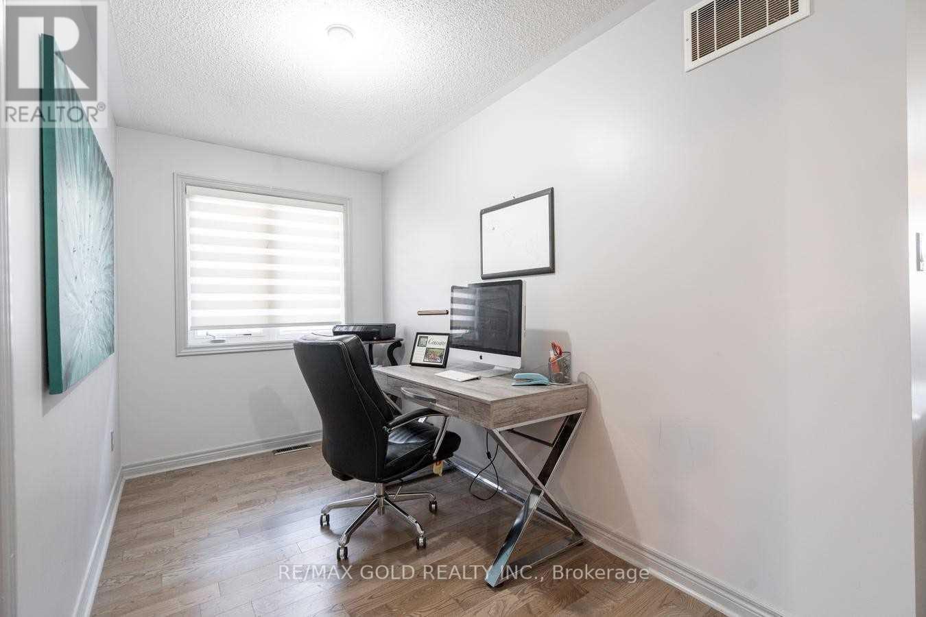 42 Dolly Varden, Brampton (Sandringham-Wellington), Ontario  L6R 3L3 - Photo 16 - W12693844