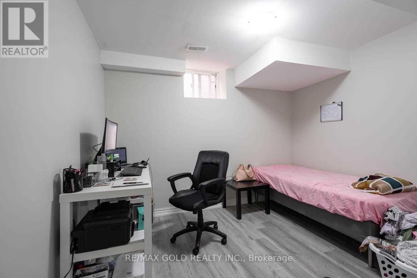 42 Dolly Varden, Brampton (Sandringham-Wellington), Ontario  L6R 3L3 - Photo 32 - W12693844