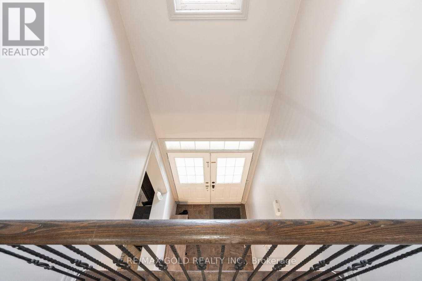 42 Dolly Varden, Brampton (Sandringham-Wellington), Ontario  L6R 3L3 - Photo 4 - W12693844