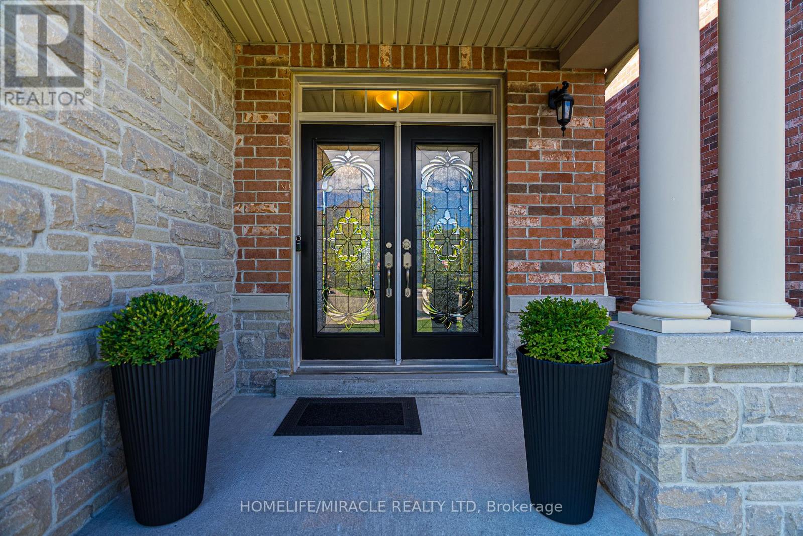 8 Summerberry Way, Hamilton, Ontario  L9B 0G2 - Photo 3 - X12693842