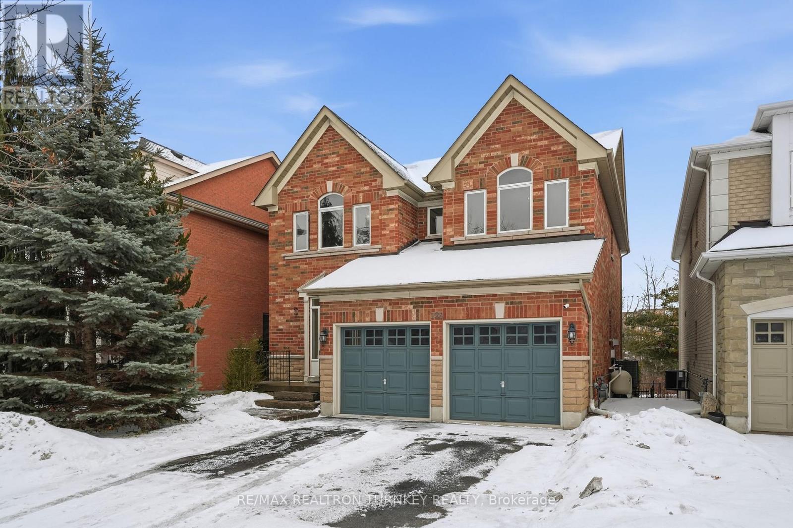 228 Sawmill Valley Drive, Newmarket, Ontario  L3X 2W1 - Photo 33 - N12692550