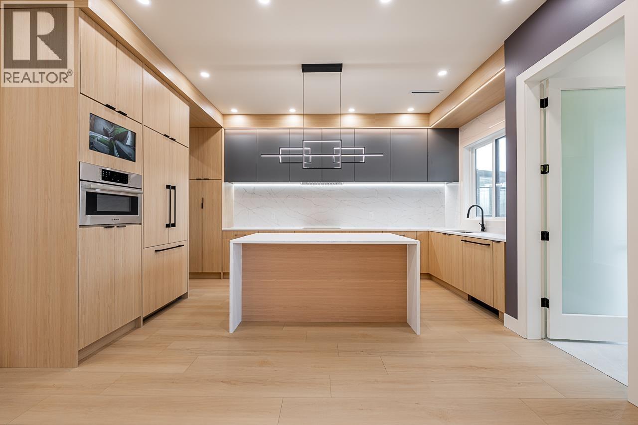 2 6554 Charles Street, Burnaby, British Columbia  V5B 2H1 - Photo 1 - R3075657