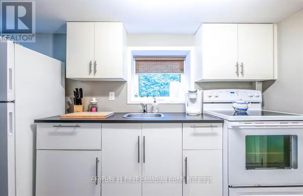 Unit B - 705 Conservation Drive, Waterloo, Ontario  N2J 3Z4 - Photo 15 - X12693862