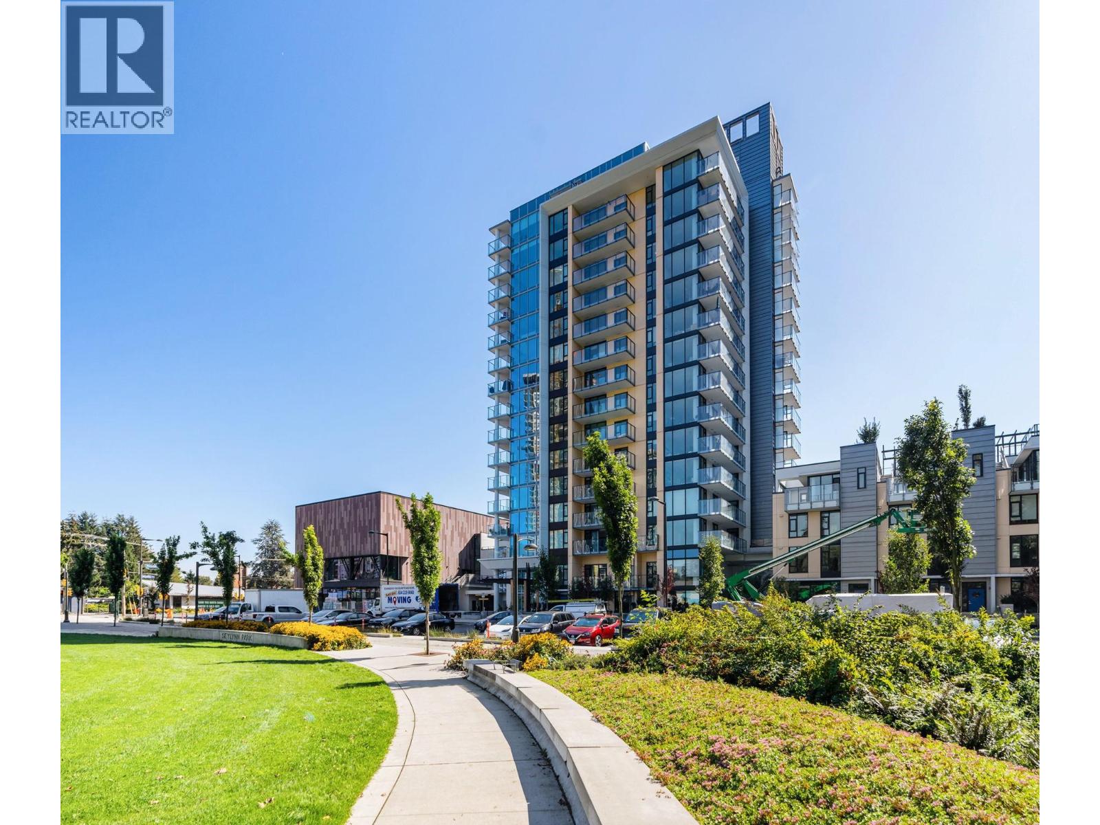 403 1471 HUNTER STREET, North Vancouver, British Columbia