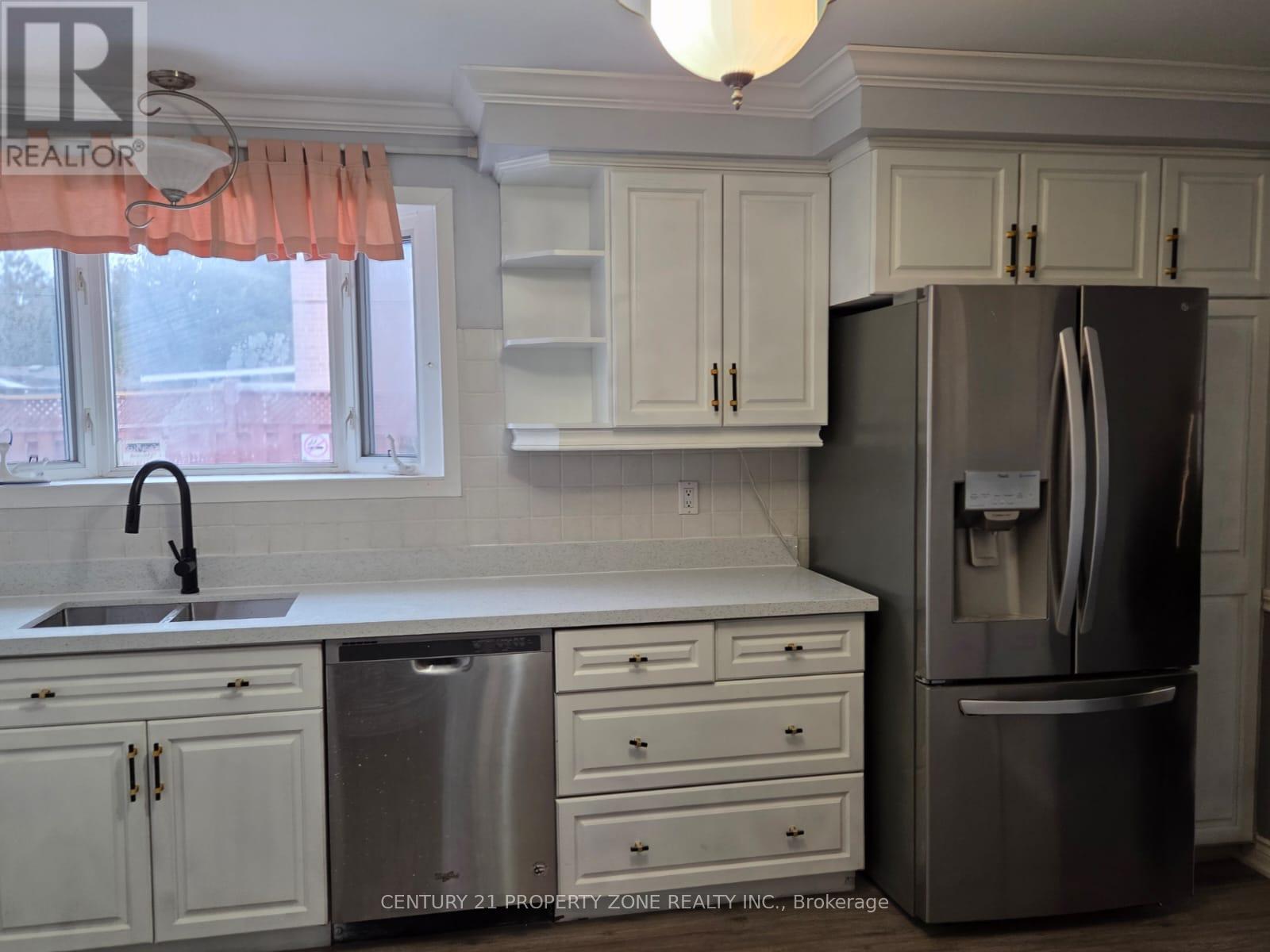 49 Athlone Avenue, Brampton, Ontario  L6T 2N5 - Photo 9 - W12664352