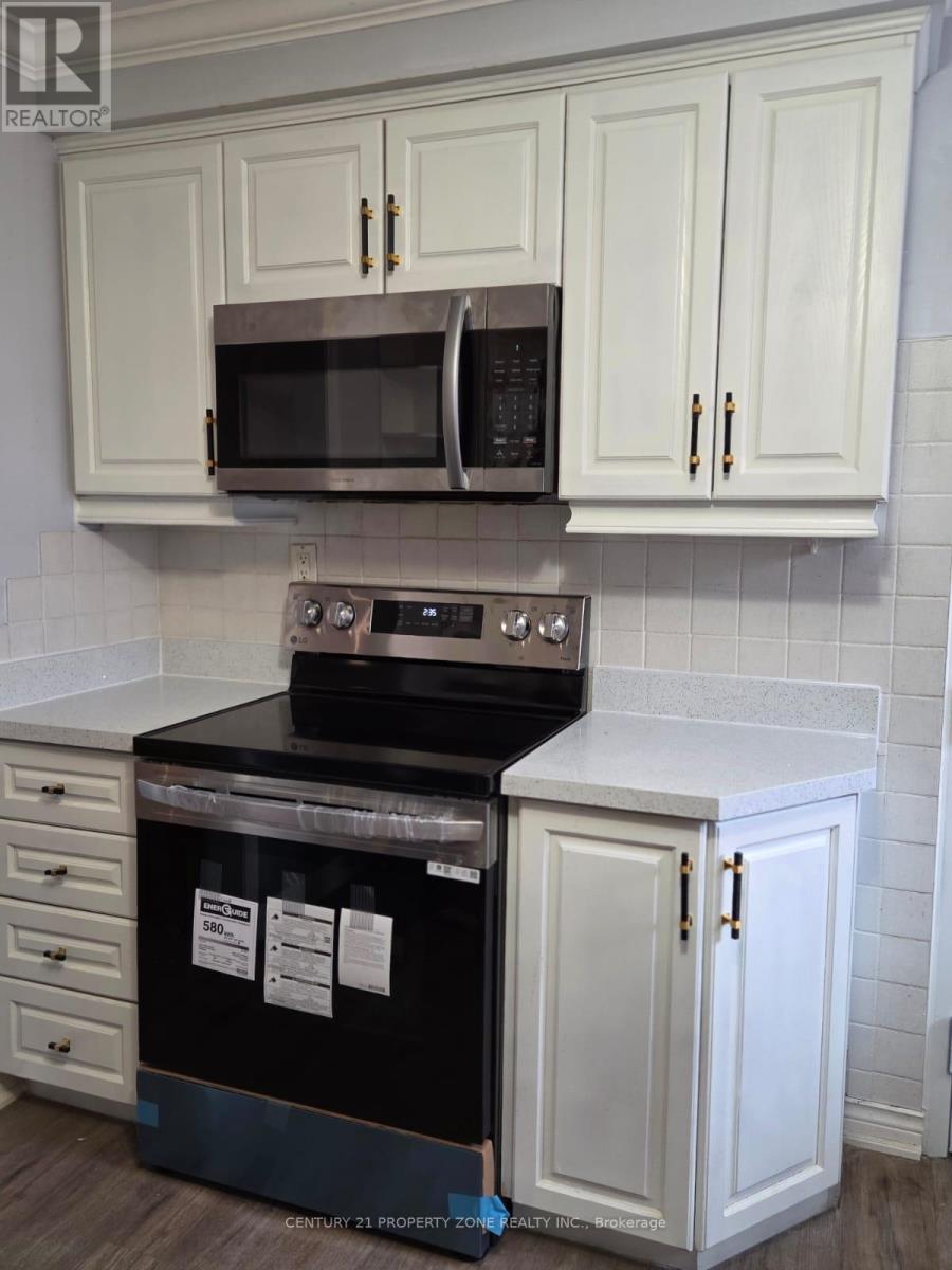 49 Athlone Avenue, Brampton, Ontario  L6T 2N5 - Photo 5 - W12664352