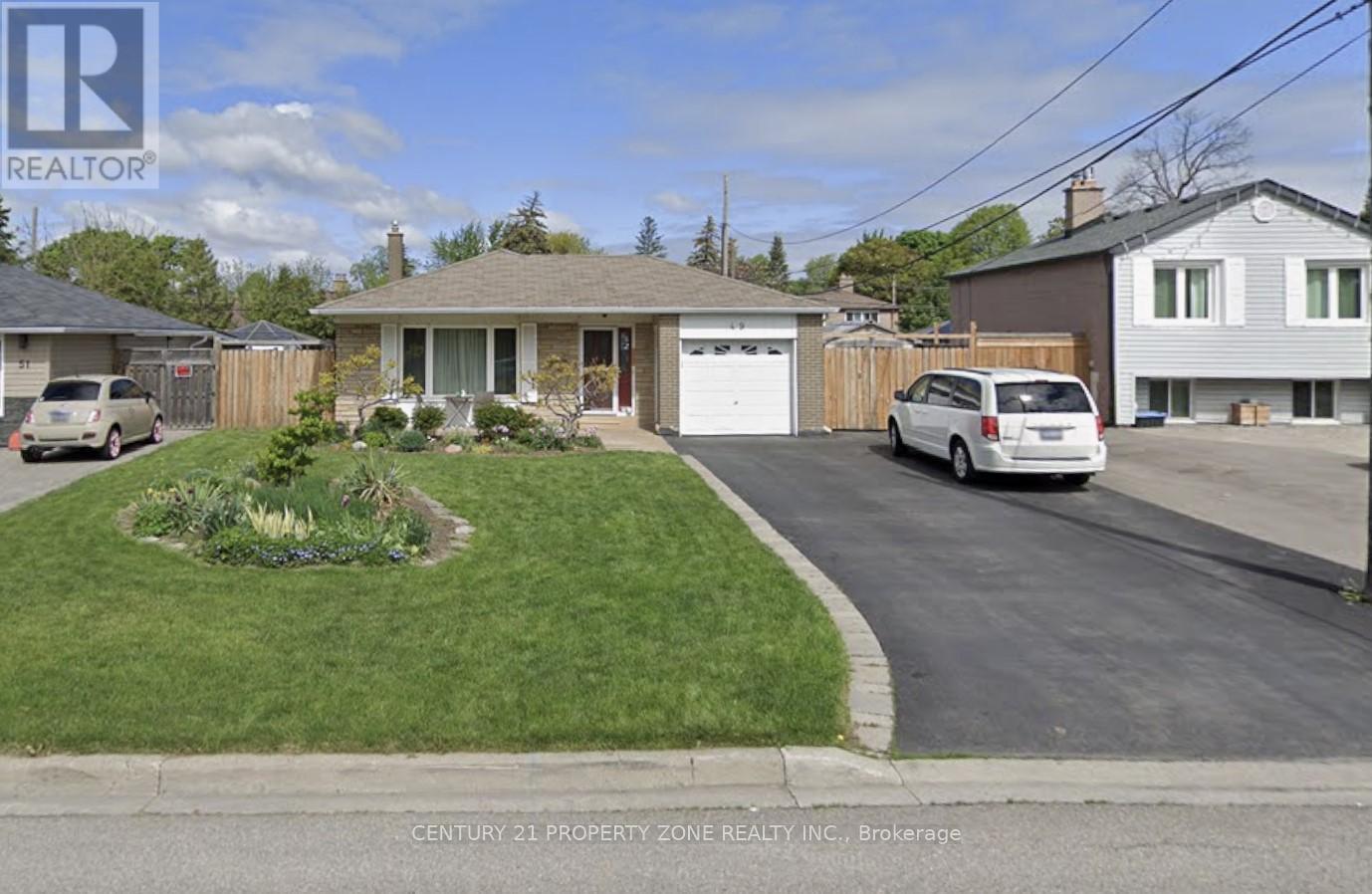 49 ATHLONE AVENUE, Brampton, Ontario