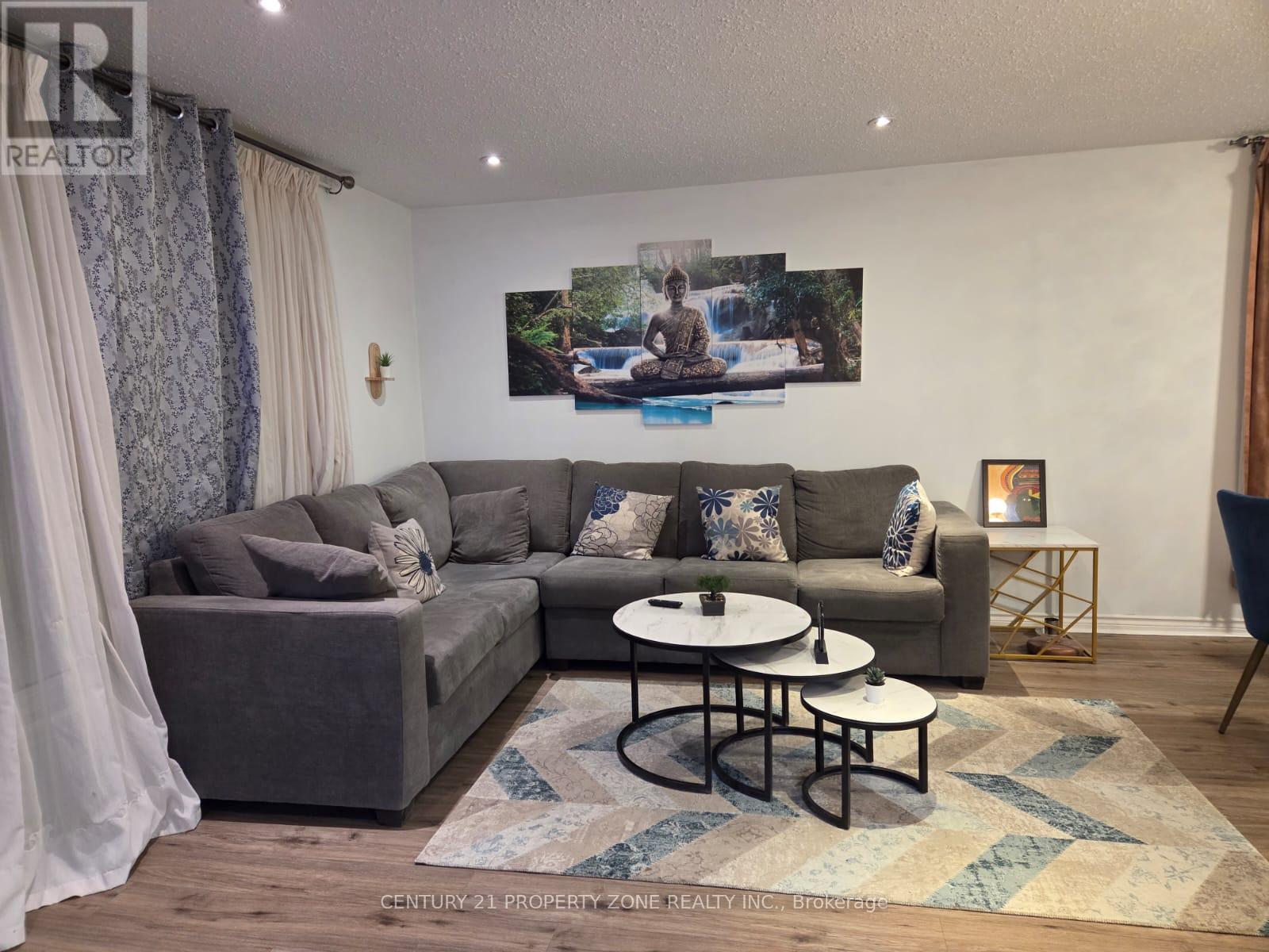 49 Athlone Avenue, Brampton, Ontario  L6T 2N5 - Photo 2 - W12664352