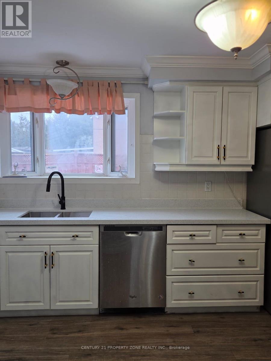 49 Athlone Avenue, Brampton, Ontario  L6T 2N5 - Photo 6 - W12664352