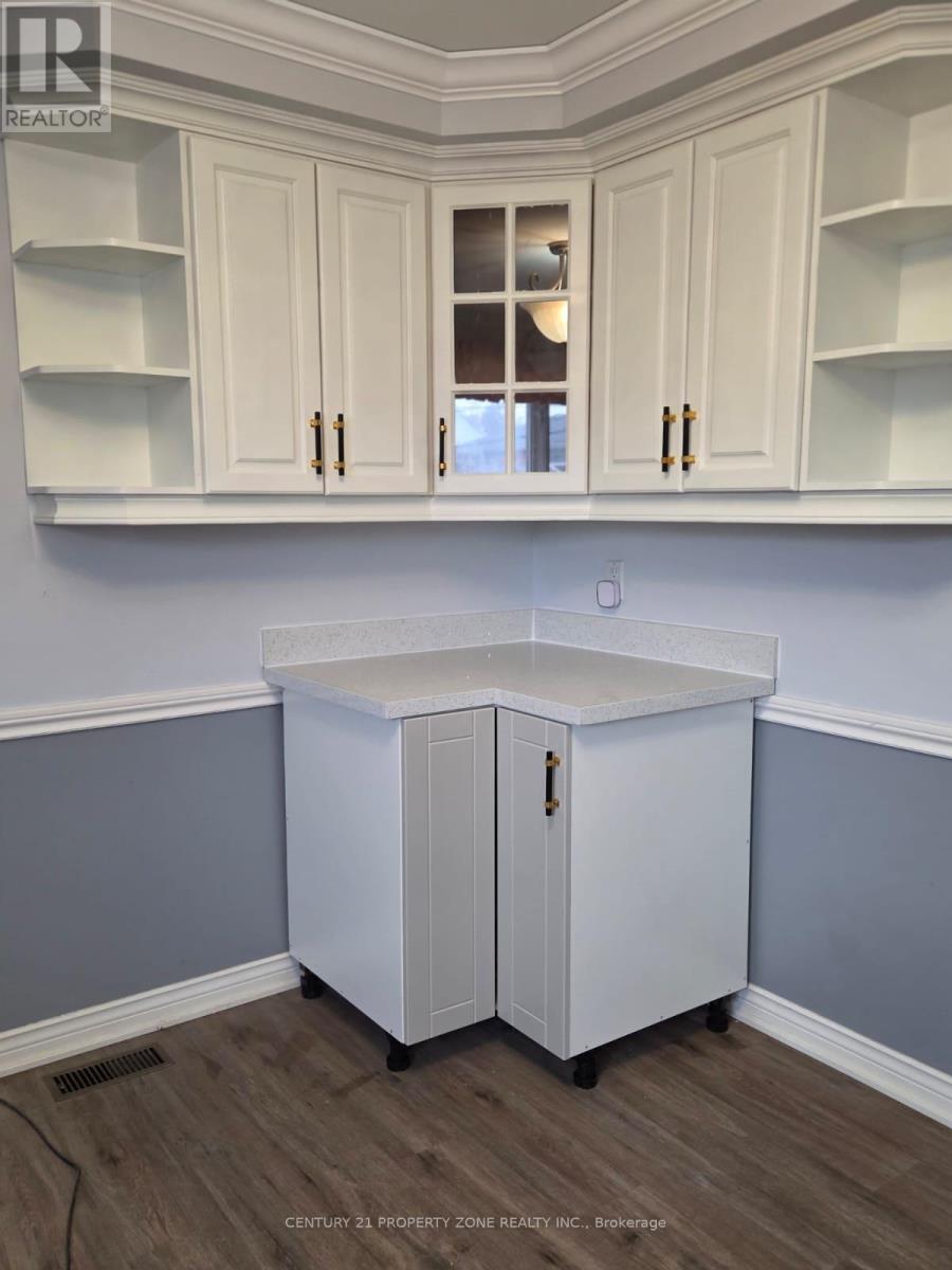 49 Athlone Avenue, Brampton, Ontario  L6T 2N5 - Photo 8 - W12664352