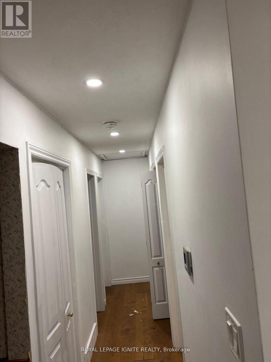 Main - 543 Glendene Crescent, Waterloo, Ontario  N2L 4P3 - Photo 17 - X12693854