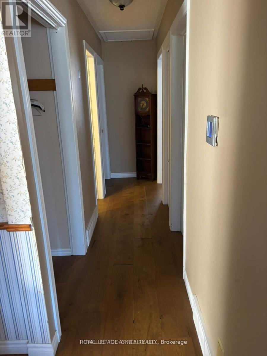 Main - 543 Glendene Crescent, Waterloo, Ontario  N2L 4P3 - Photo 7 - X12693854