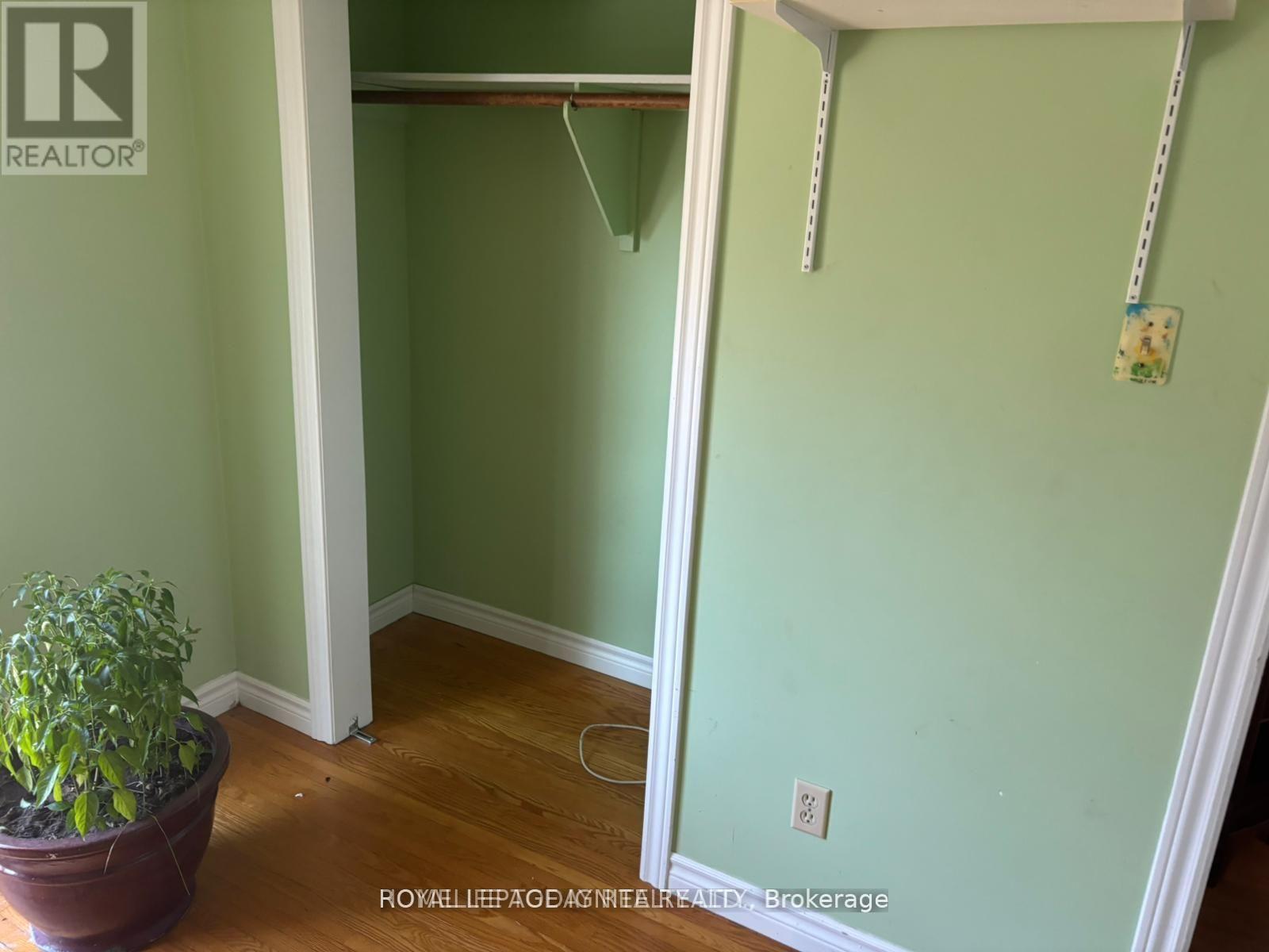 Main - 543 Glendene Crescent, Waterloo, Ontario  N2L 4P3 - Photo 8 - X12693854