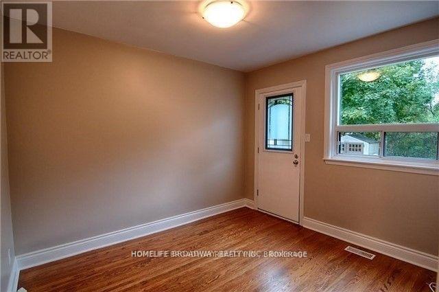 381 Taylor Mills Main Fl Drive, Richmond Hill (Crosby), Ontario  L4C 2V1 - Photo 7 - N12692922