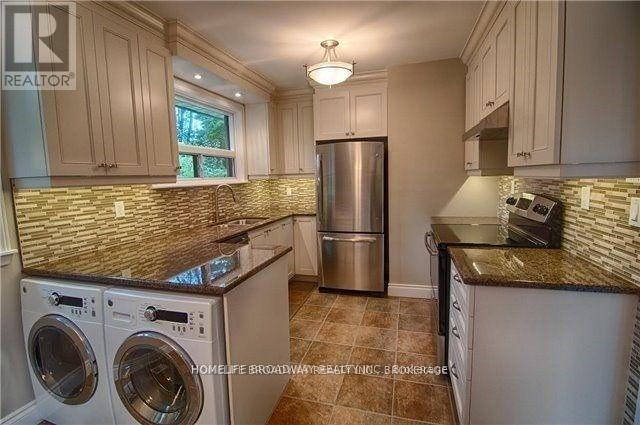 381 Taylor Mills Main Fl Drive, Richmond Hill (Crosby), Ontario  L4C 2V1 - Photo 4 - N12692922