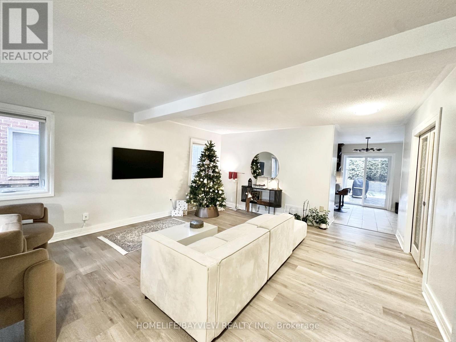 12 Roughley Street, Bradford West Gwillimbury (Bradford), Ontario  L3Z 3B2 - Photo 4 - N12693746