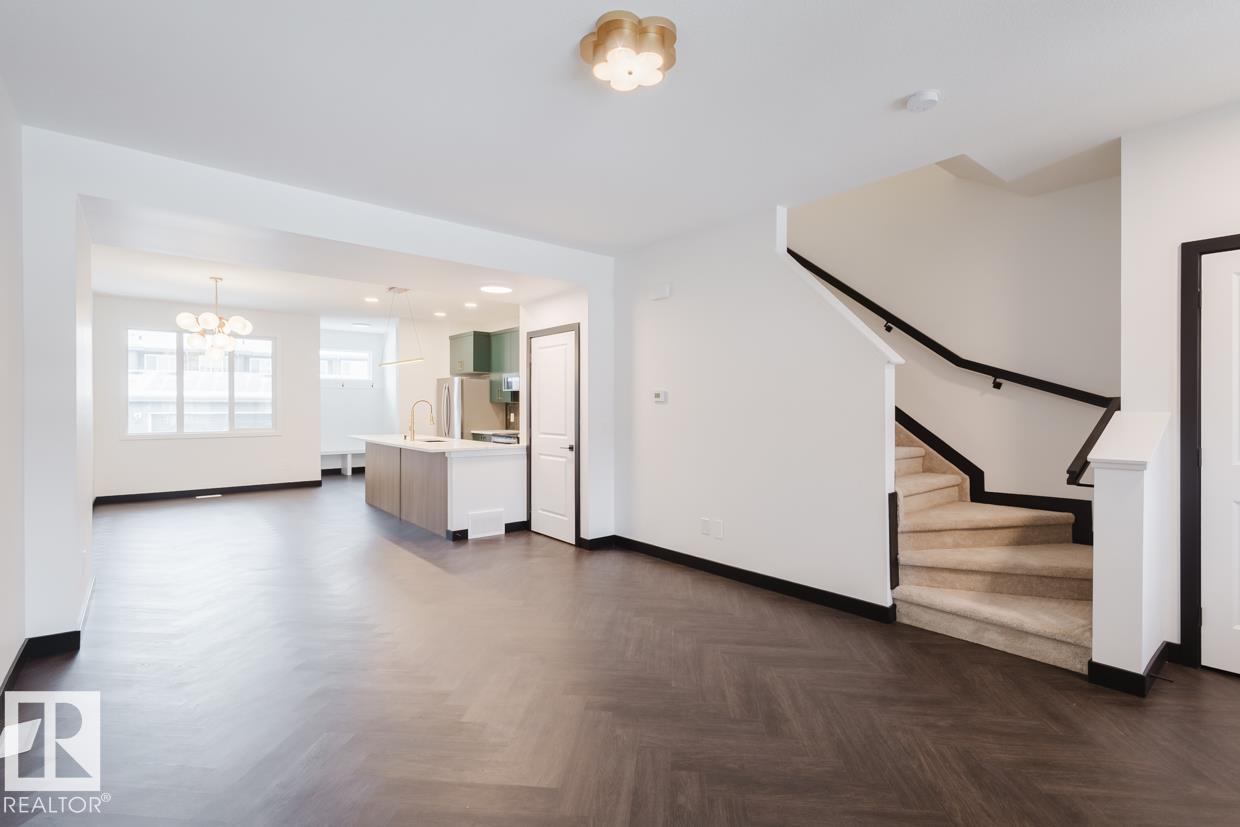 2124 Crossbill Ln Nw, Edmonton, Alberta  T6W 4V8 - Photo 4 - E4466370