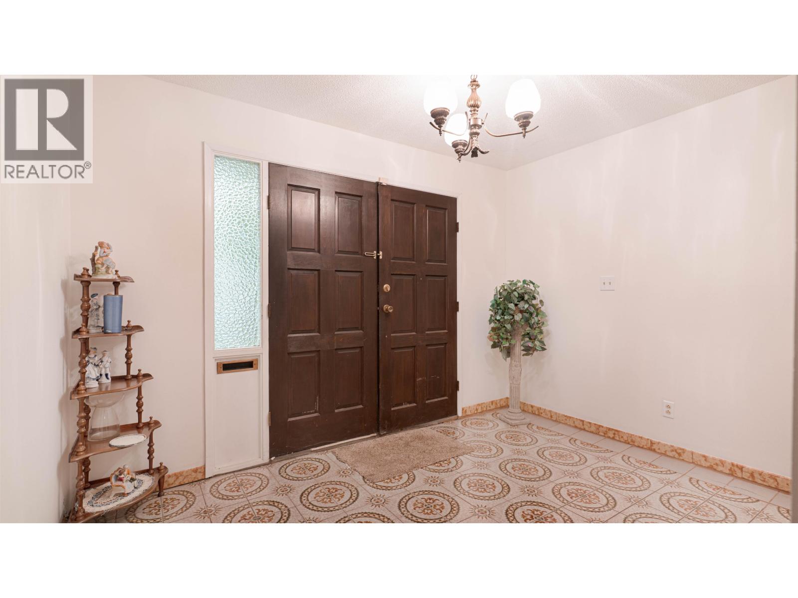 2628 E 8th Avenue, Vancouver, British Columbia  V5M 1W5 - Photo 3 - R3077300