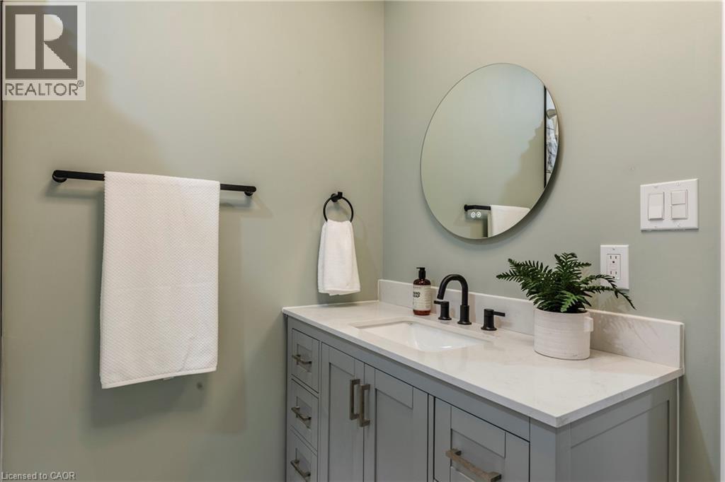 164 London Street N, Hamilton, Ontario  L8H 4B8 - Photo 24 - 40789728