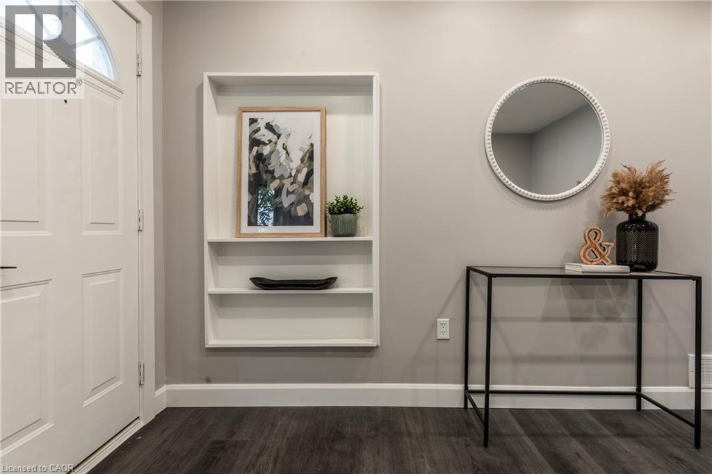 164 London Street N, Hamilton, Ontario  L8H 4B8 - Photo 9 - 40789728