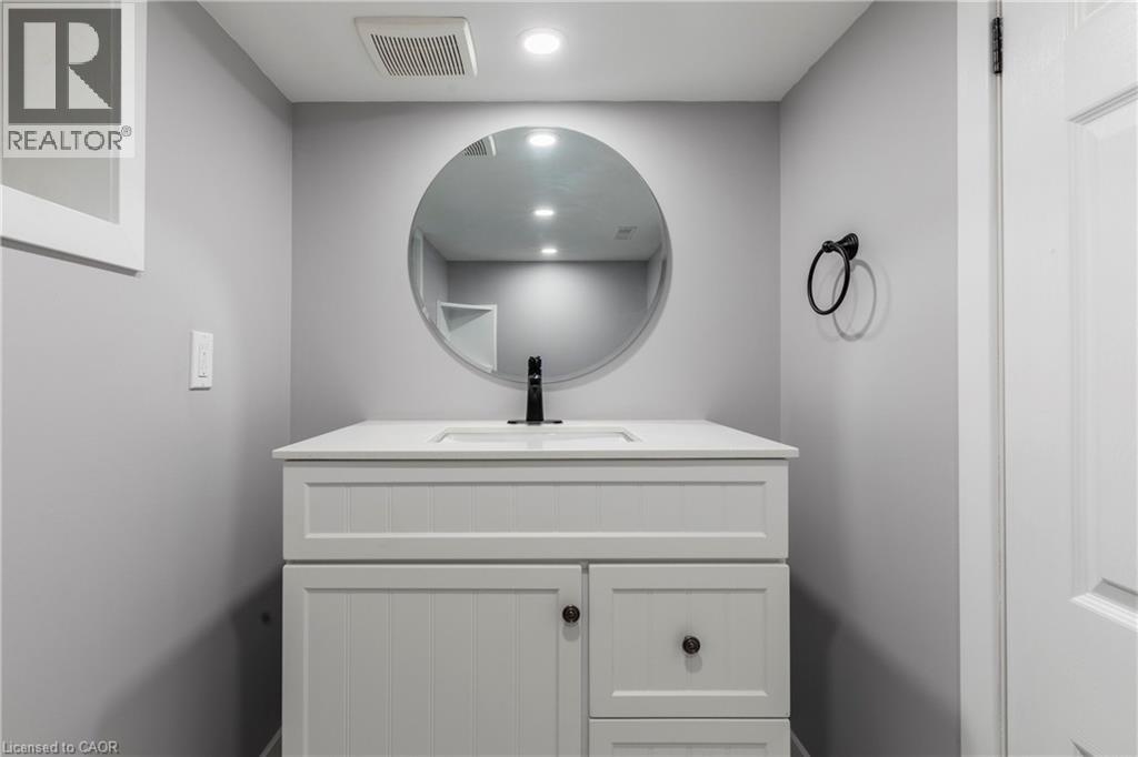 164 London Street N, Hamilton, Ontario  L8H 4B8 - Photo 39 - 40789728