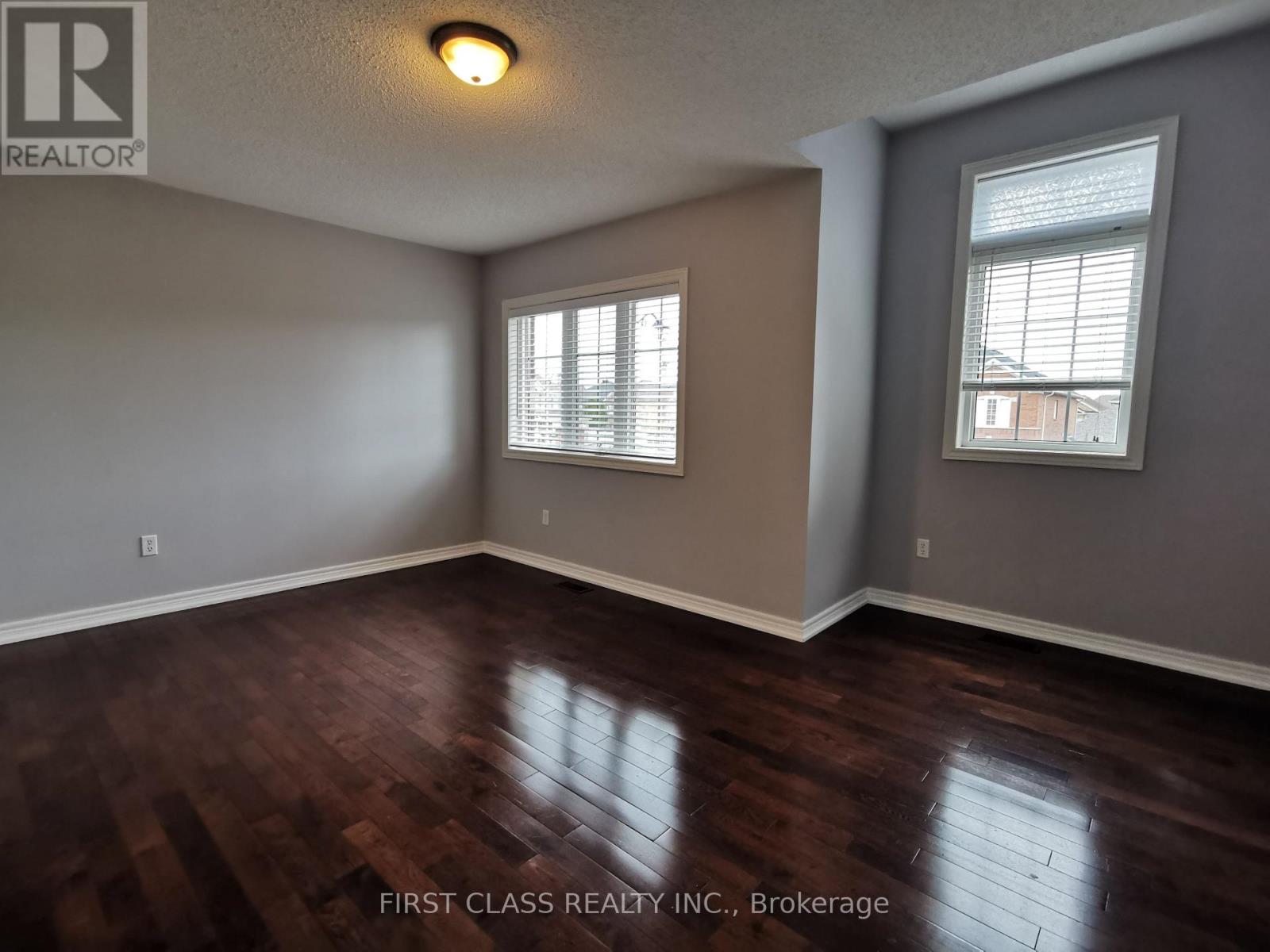 279 River Ridge Boulevard, Aurora, Ontario  L4G 0G4 - Photo 4 - N12693886