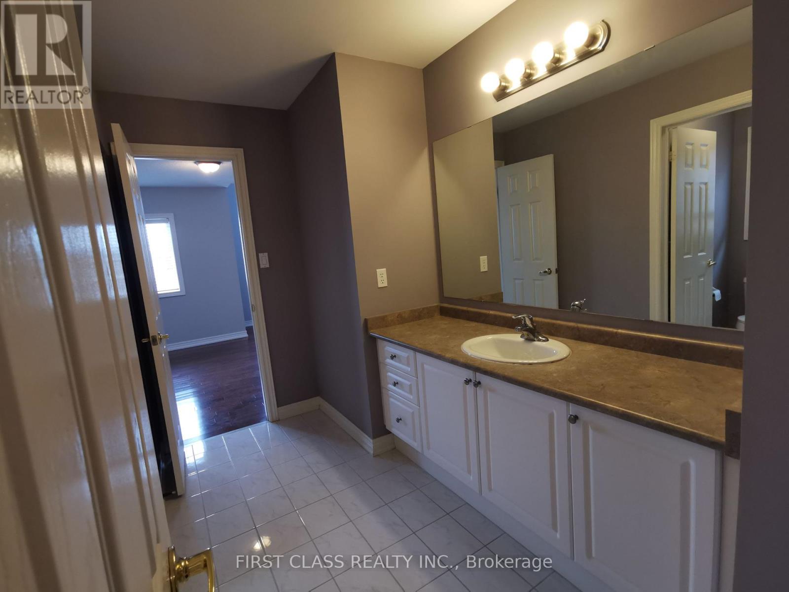 279 River Ridge Boulevard, Aurora, Ontario  L4G 0G4 - Photo 9 - N12693886