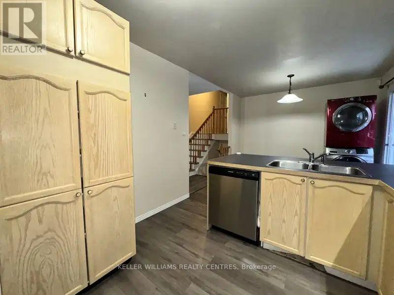 Upper - 51 Mcdougall Drive, Barrie (West Bayfield), Ontario  L4N 7H7 - Photo 12 - S12693892