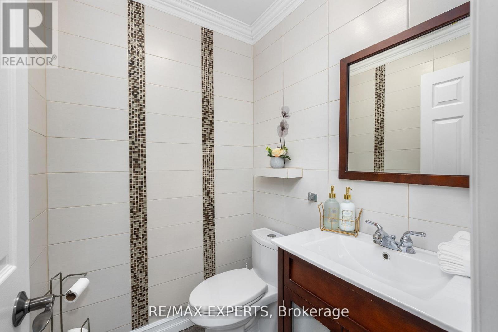 482 Malaga Road, Mississauga, Ontario  L5B 3W2 - Photo 13 - W12672466