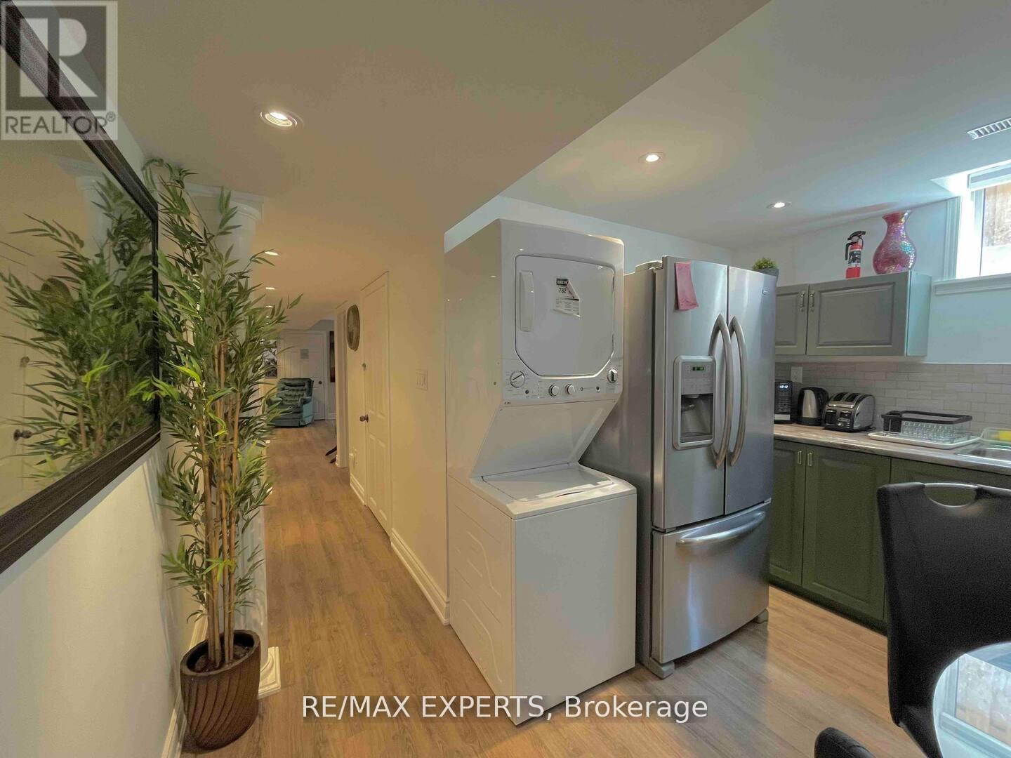 482 Malaga Road, Mississauga, Ontario  L5B 3W2 - Photo 36 - W12672466