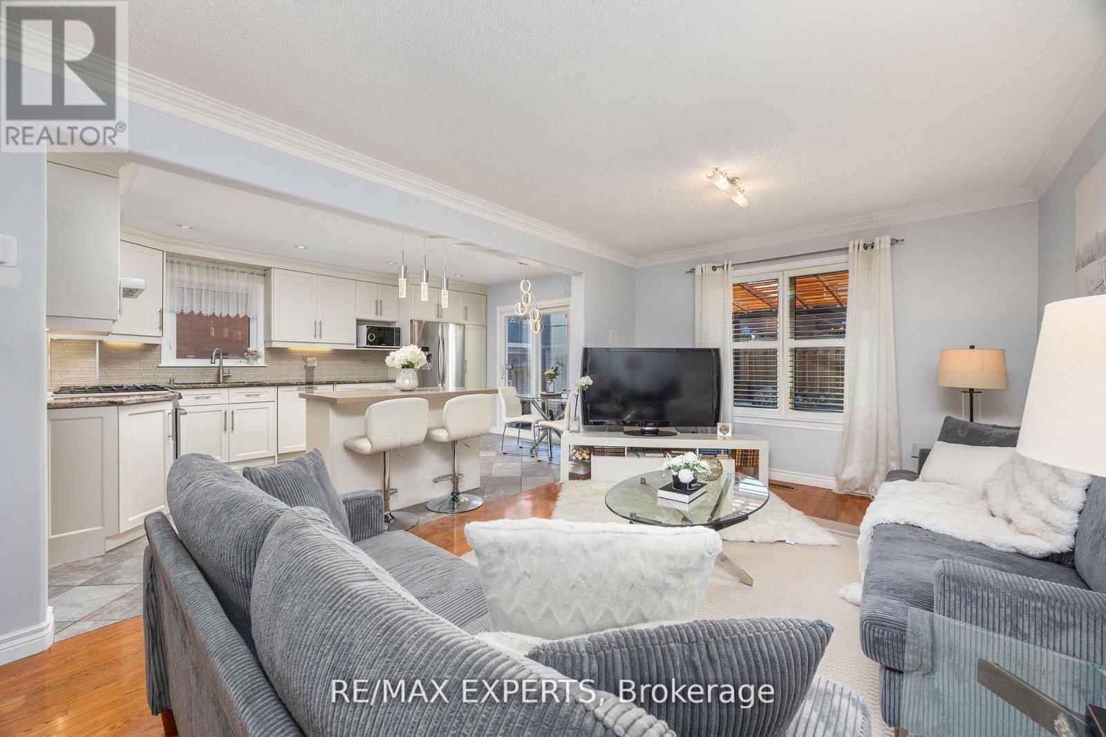 482 Malaga Road, Mississauga, Ontario  L5B 3W2 - Photo 12 - W12672466