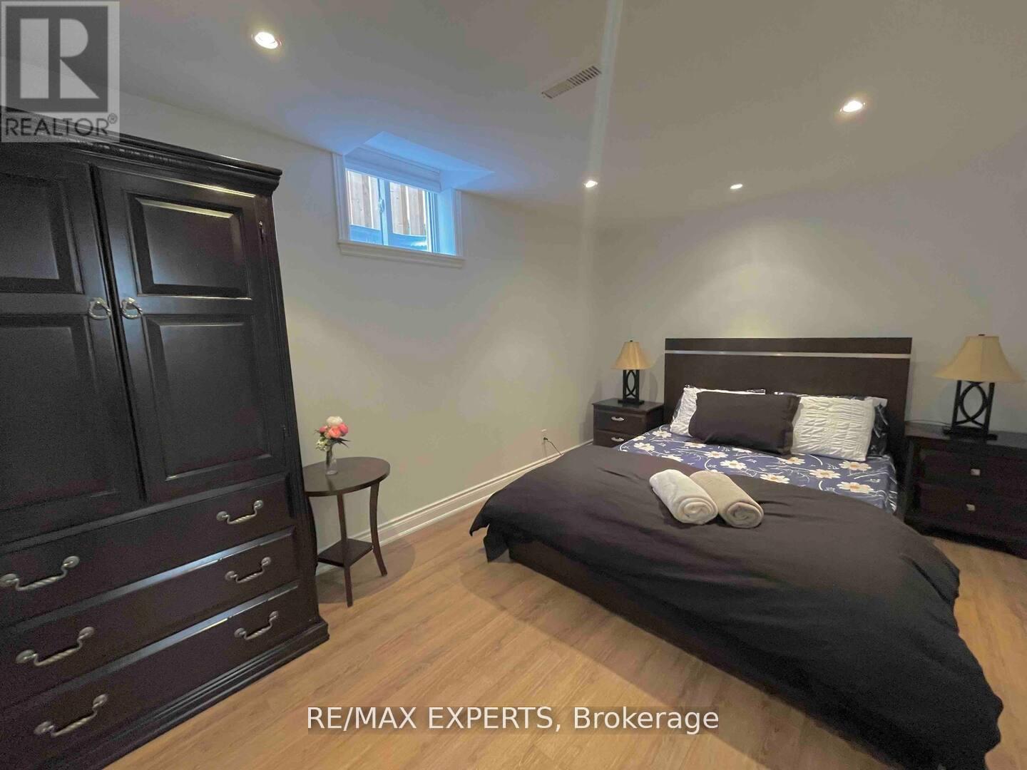 482 Malaga Road, Mississauga, Ontario  L5B 3W2 - Photo 40 - W12672466