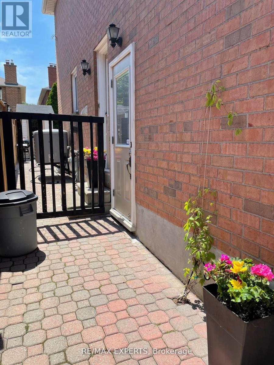 482 Malaga Road, Mississauga, Ontario  L5B 3W2 - Photo 45 - W12672466