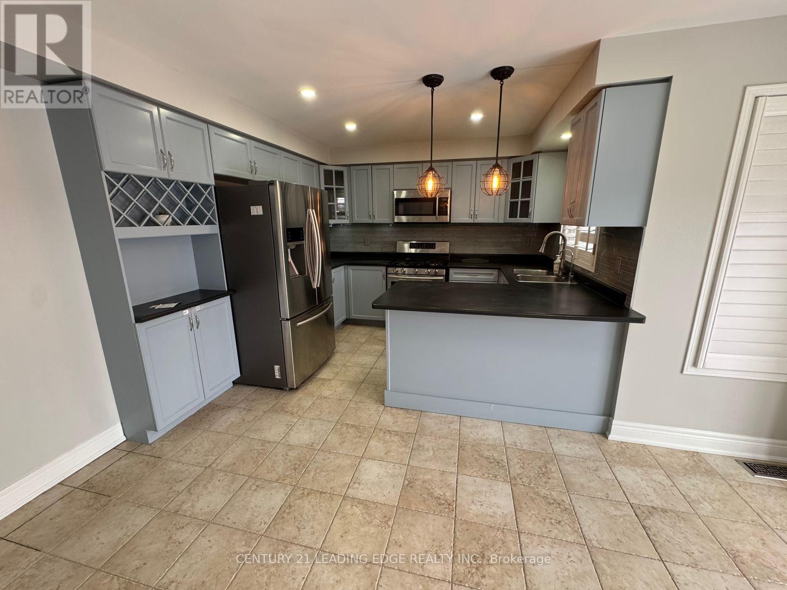 6 Cottontail Road, Brampton, Ontario  L7A 3R4 - Photo 6 - W12693880