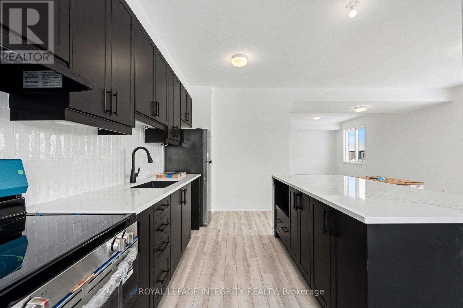 800 Demulcent Lane, Ottawa, Ontario  K2W 0N9 - Photo 11 - X12693902