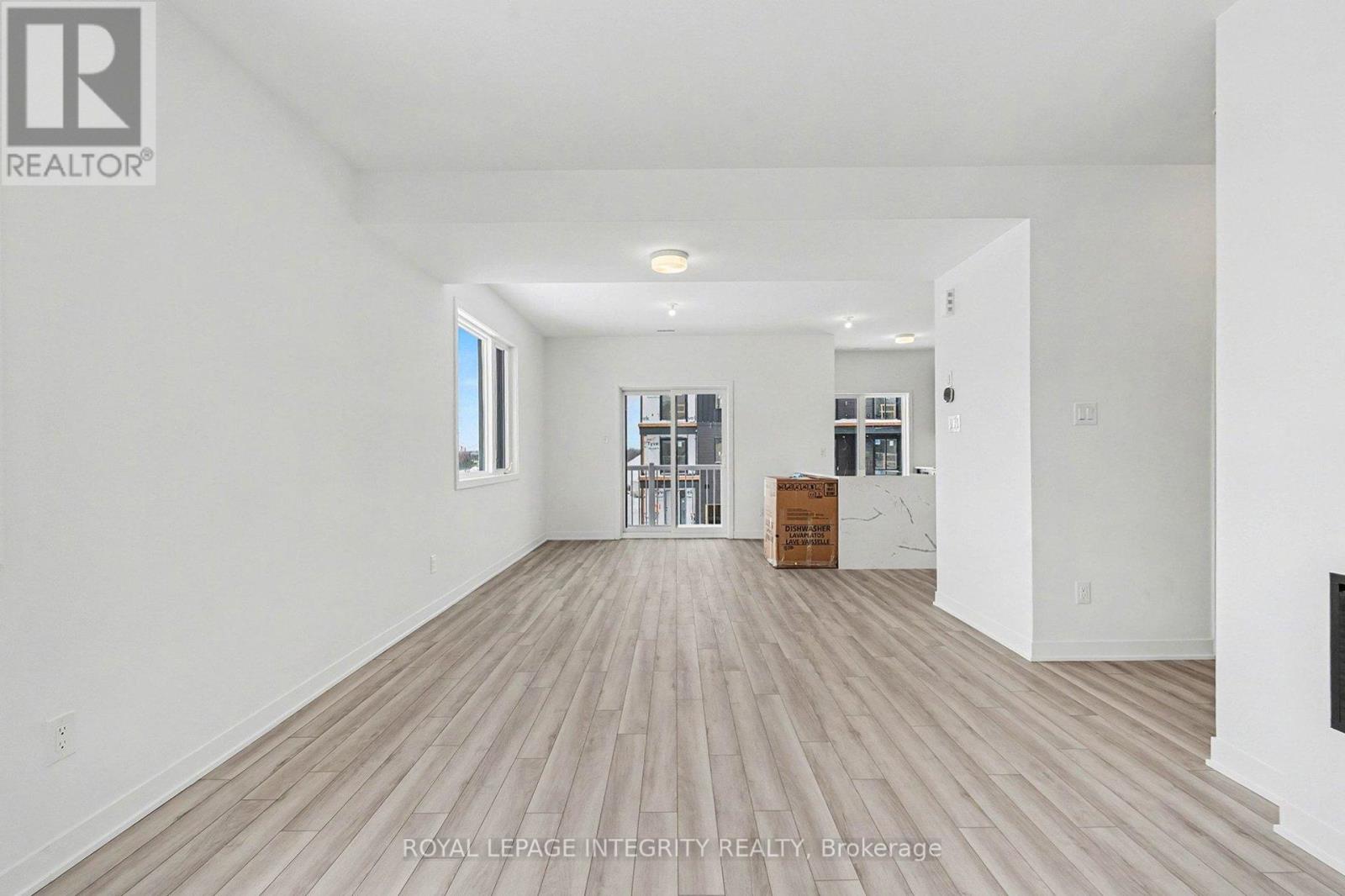 800 Demulcent Lane, Ottawa, Ontario  K2W 0N9 - Photo 2 - X12693902