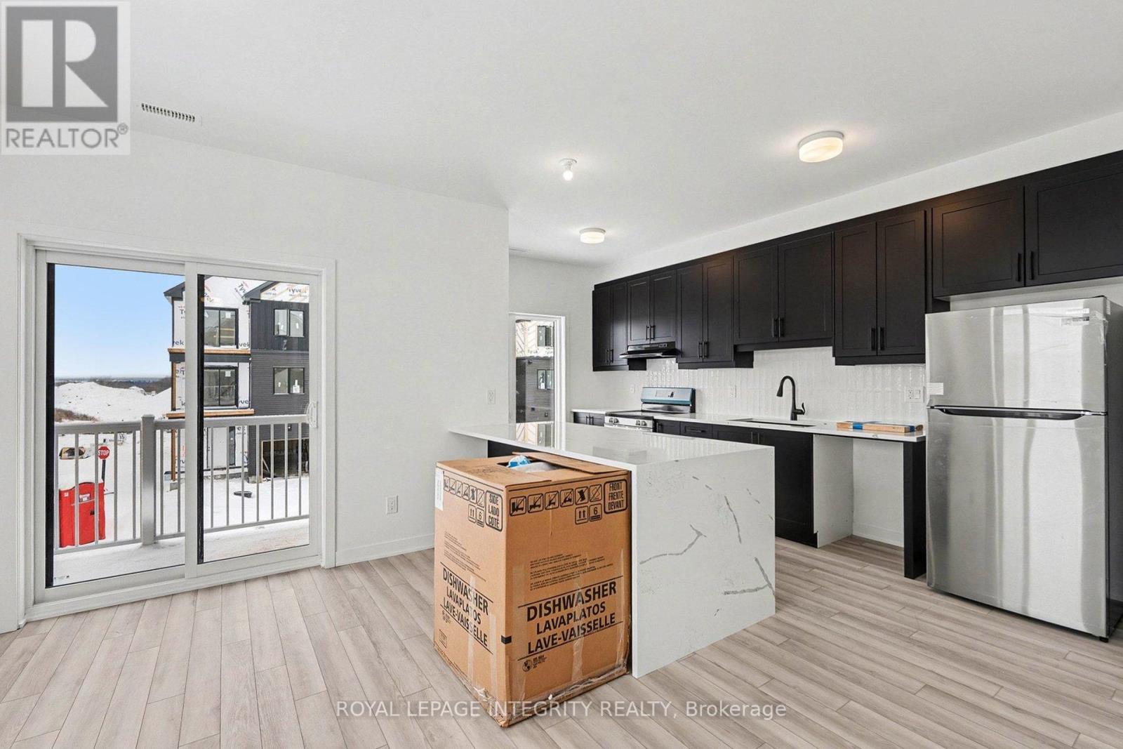 800 Demulcent Lane, Ottawa, Ontario  K2W 0N9 - Photo 7 - X12693902