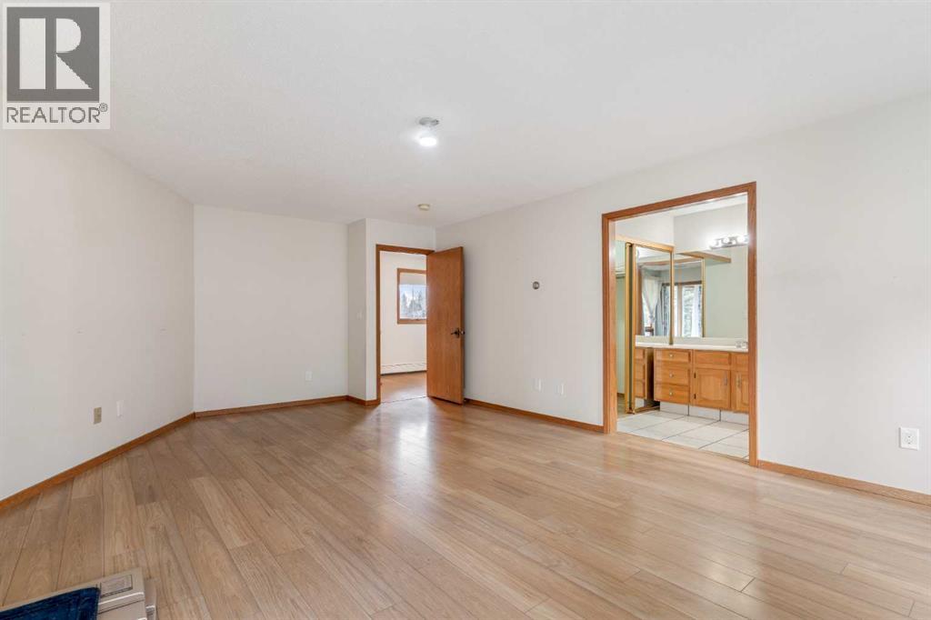 1008 Shawnee Drive Sw, Calgary, Alberta  T2Y 2T9 - Photo 23 - A2279086