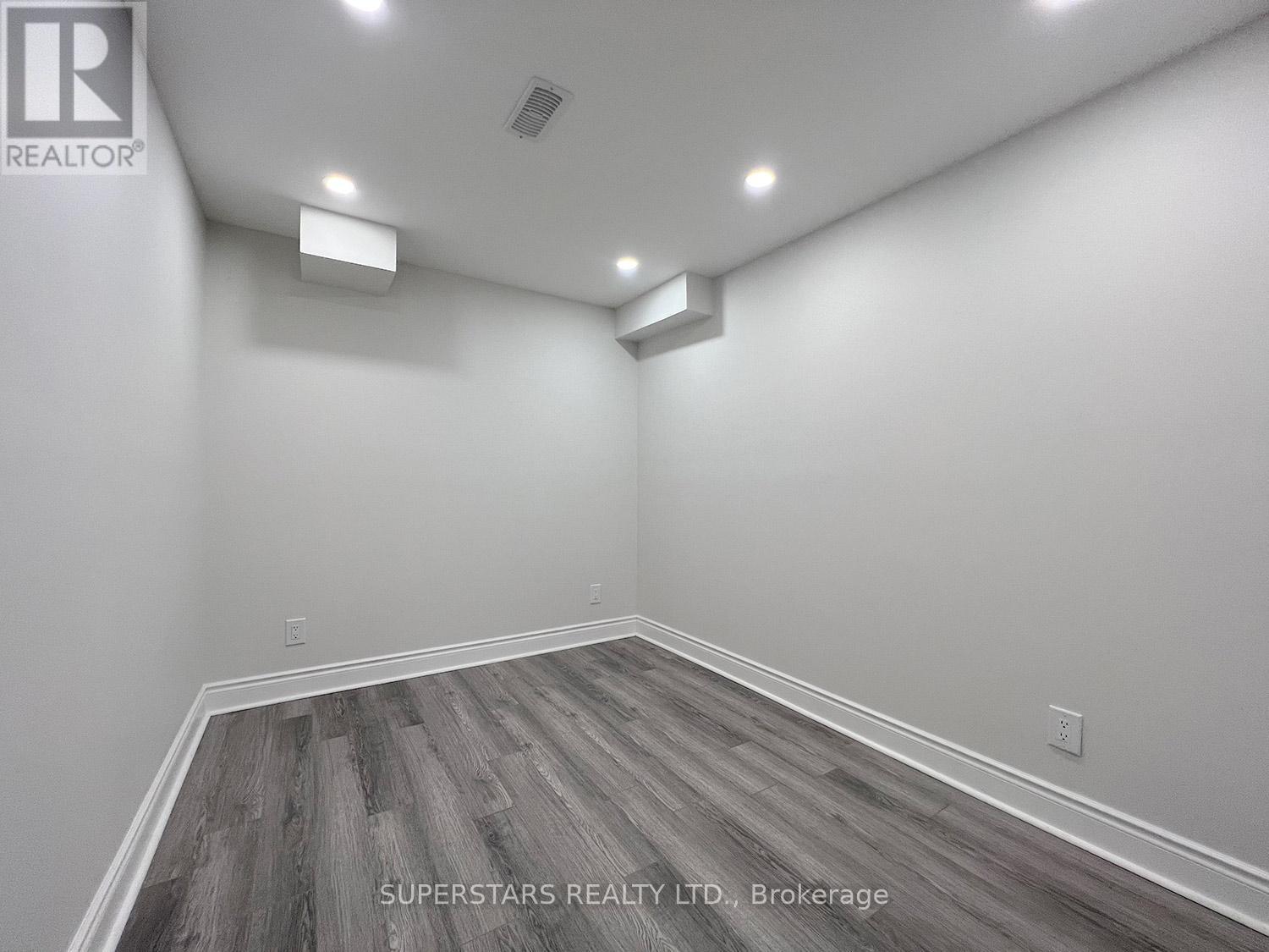 Bsmt - 17 Briarfield Avenue, East Gwillimbury, Ontario L9N 0P5 - Photo 5 - N12693914