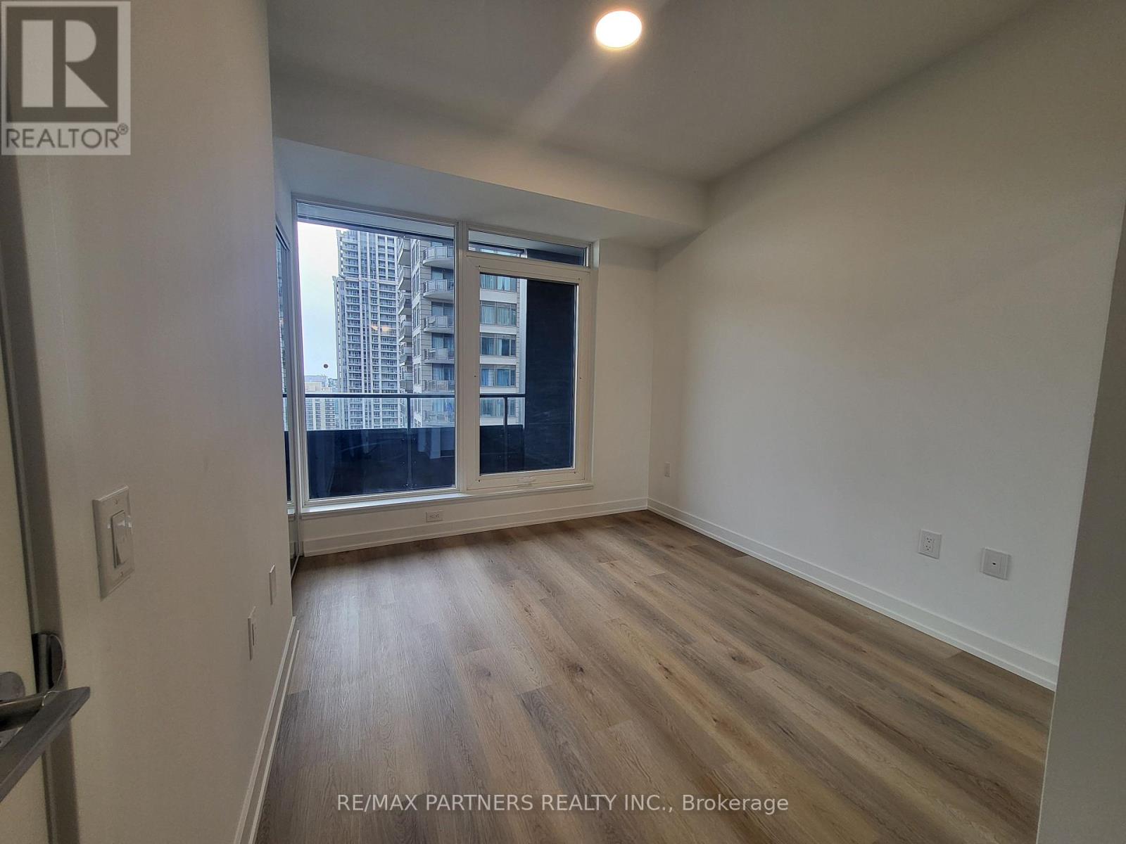 1704 - 395 Square One Drive, Mississauga, Ontario  L5B 0P6 - Photo 18 - W12677448